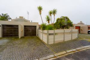 Just Listed – Charming 3-Bedroom Townhouse in Secure Estate! - M128751