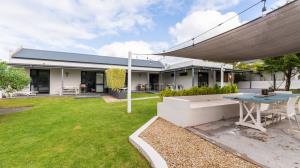 PRIME SMALLHOLDING FOR SALE IN OLIFANTSKOP ESTATE — EXCEPTIONAL VERSATILITY & INVESTMENT POTENTIAL - M128770