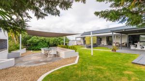 PRIME SMALLHOLDING FOR SALE IN OLIFANTSKOP ESTATE — EXCEPTIONAL VERSATILITY & INVESTMENT POTENTIAL - M128770