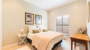 PRIME SMALLHOLDING FOR SALE IN OLIFANTSKOP ESTATE — EXCEPTIONAL VERSATILITY & INVESTMENT POTENTIAL - M128770