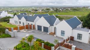 PRIME SMALLHOLDING FOR SALE IN OLIFANTSKOP ESTATE — EXCEPTIONAL VERSATILITY & INVESTMENT POTENTIAL - M128770