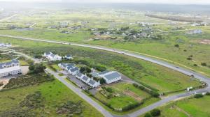 PRIME SMALLHOLDING FOR SALE IN OLIFANTSKOP ESTATE — EXCEPTIONAL VERSATILITY & INVESTMENT POTENTIAL - M128770