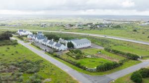 PRIME SMALLHOLDING FOR SALE IN OLIFANTSKOP ESTATE — EXCEPTIONAL VERSATILITY & INVESTMENT POTENTIAL - M128770