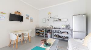 PRIME SMALLHOLDING FOR SALE IN OLIFANTSKOP ESTATE — EXCEPTIONAL VERSATILITY & INVESTMENT POTENTIAL - M128770