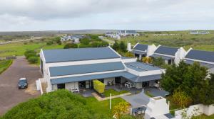 PRIME SMALLHOLDING FOR SALE IN OLIFANTSKOP ESTATE — EXCEPTIONAL VERSATILITY & INVESTMENT POTENTIAL - M128770