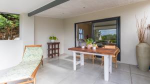 PRIME SMALLHOLDING FOR SALE IN OLIFANTSKOP ESTATE — EXCEPTIONAL VERSATILITY & INVESTMENT POTENTIAL - M128770