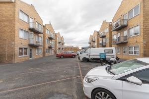 Two Bedroom Apartment in Strand - M128764