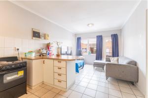 Two Bedroom Apartment in Strand - M128764