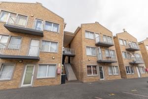 Two Bedroom Apartment in Strand - M128764
