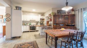 Exclusive Mandate on this well-located property in beautiful Betty