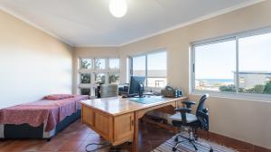 Exclusive Mandate on this well-located property in beautiful Betty