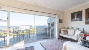 Exclusive Mandate on this well-located property in beautiful Betty